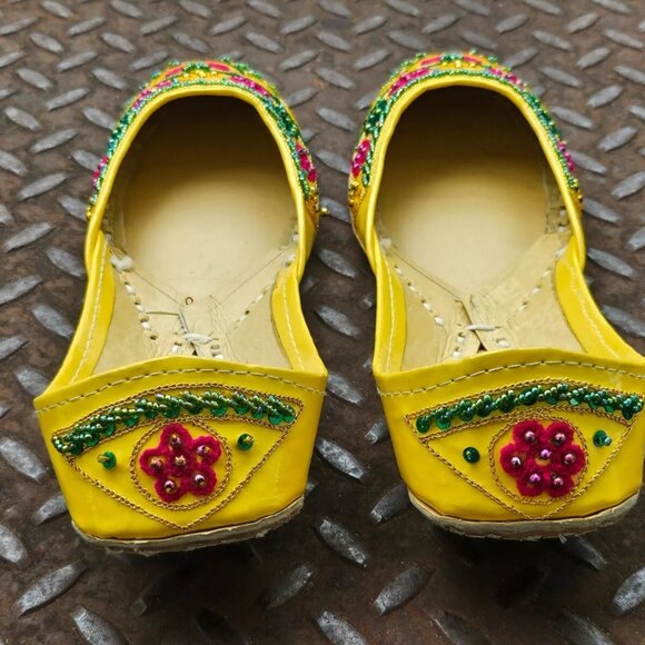 Handmade Khusa Yellow Slip On Leather Sole Embroidery Shoes Size 8 read desc - Picture 8 of 11